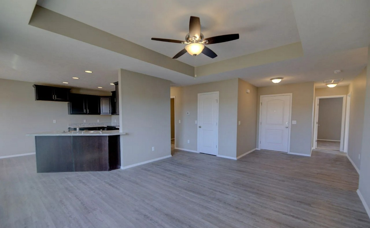 1055 S Calabria Ave - Photo 7 of 22