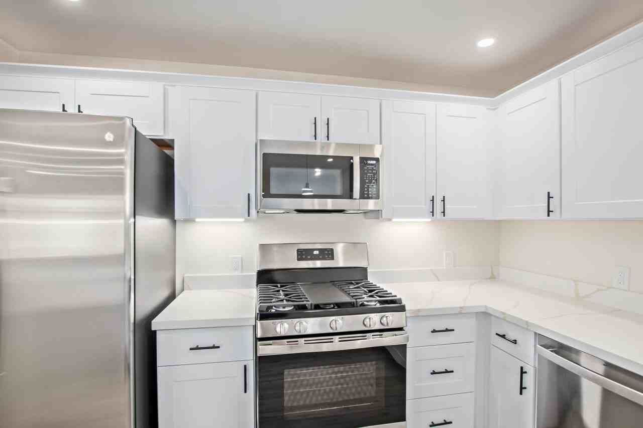 5542 N 29th Ave - Photo 2 of 30