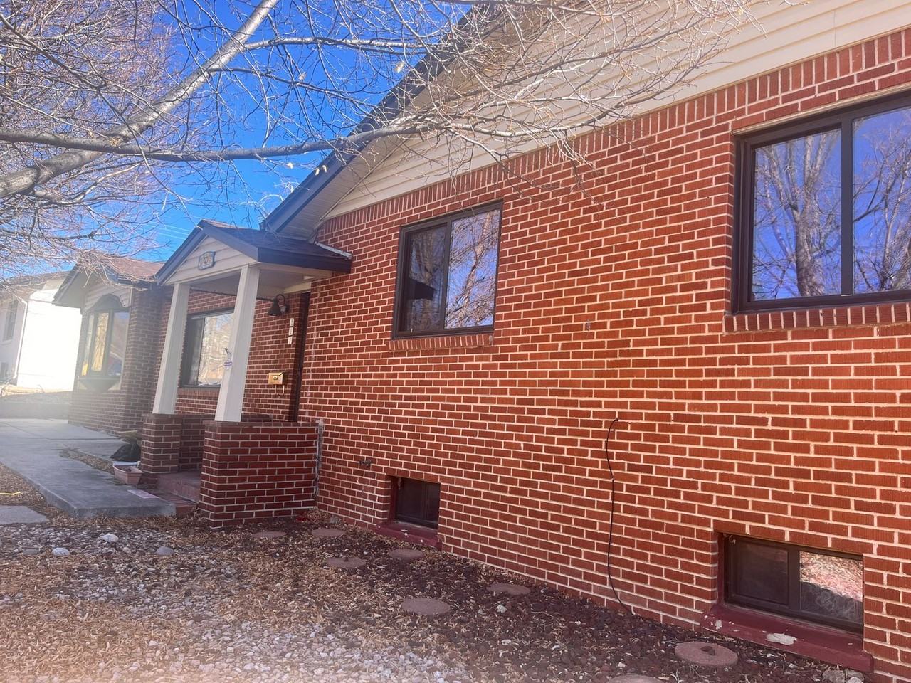 811 Skyway Blvd - Photo 2 of 15