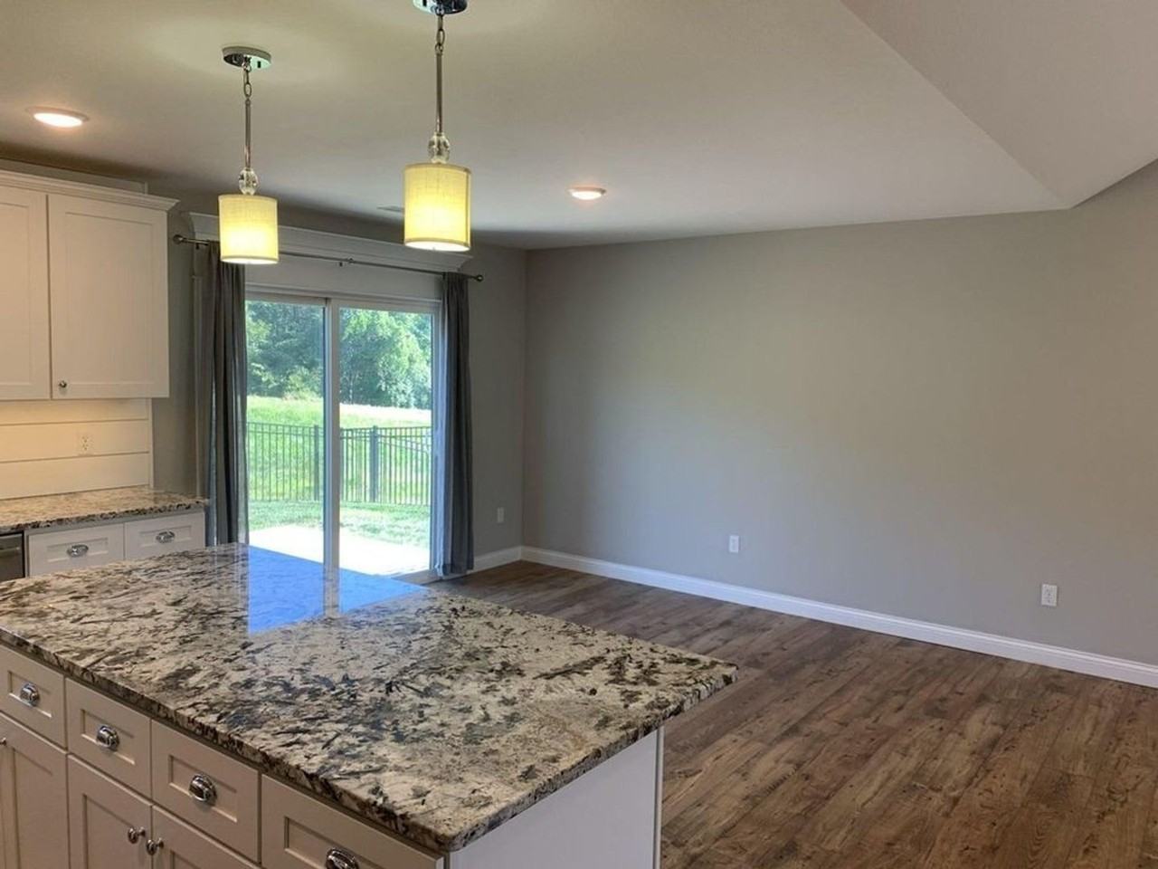 3501 Barcus Ct - Photo 4 of 21