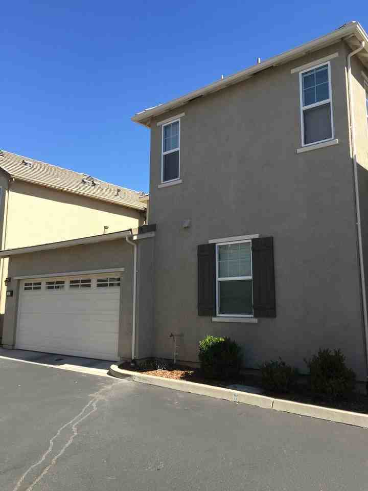 102 Talmont Cir - Photo 3 of 19