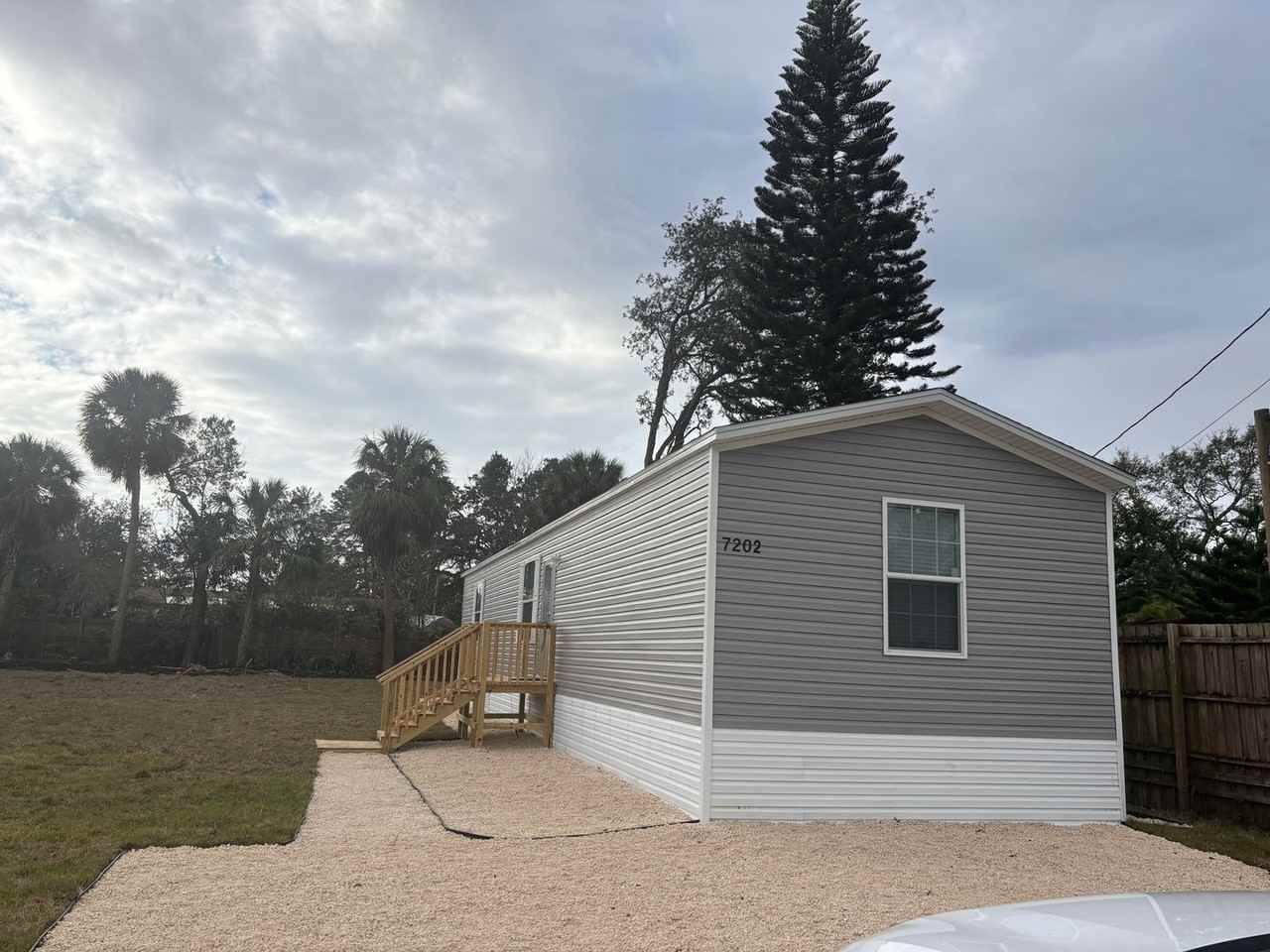 7202 Elizabeth Ave - Photo 2 of 9