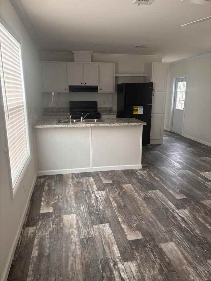 7202 Elizabeth Ave - Photo 3 of 9