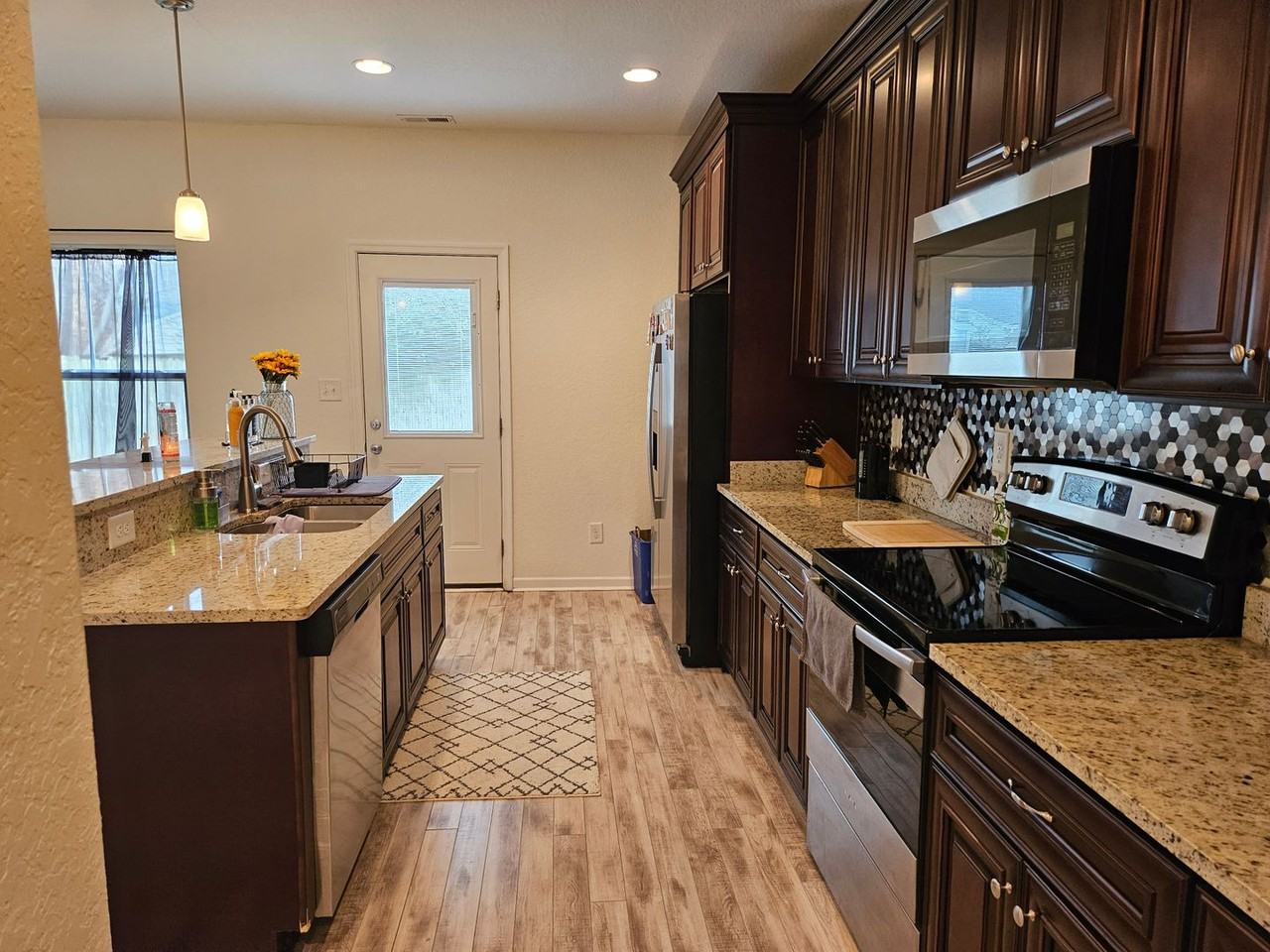 124 Mapleshade Ave - Photo 7 of 24