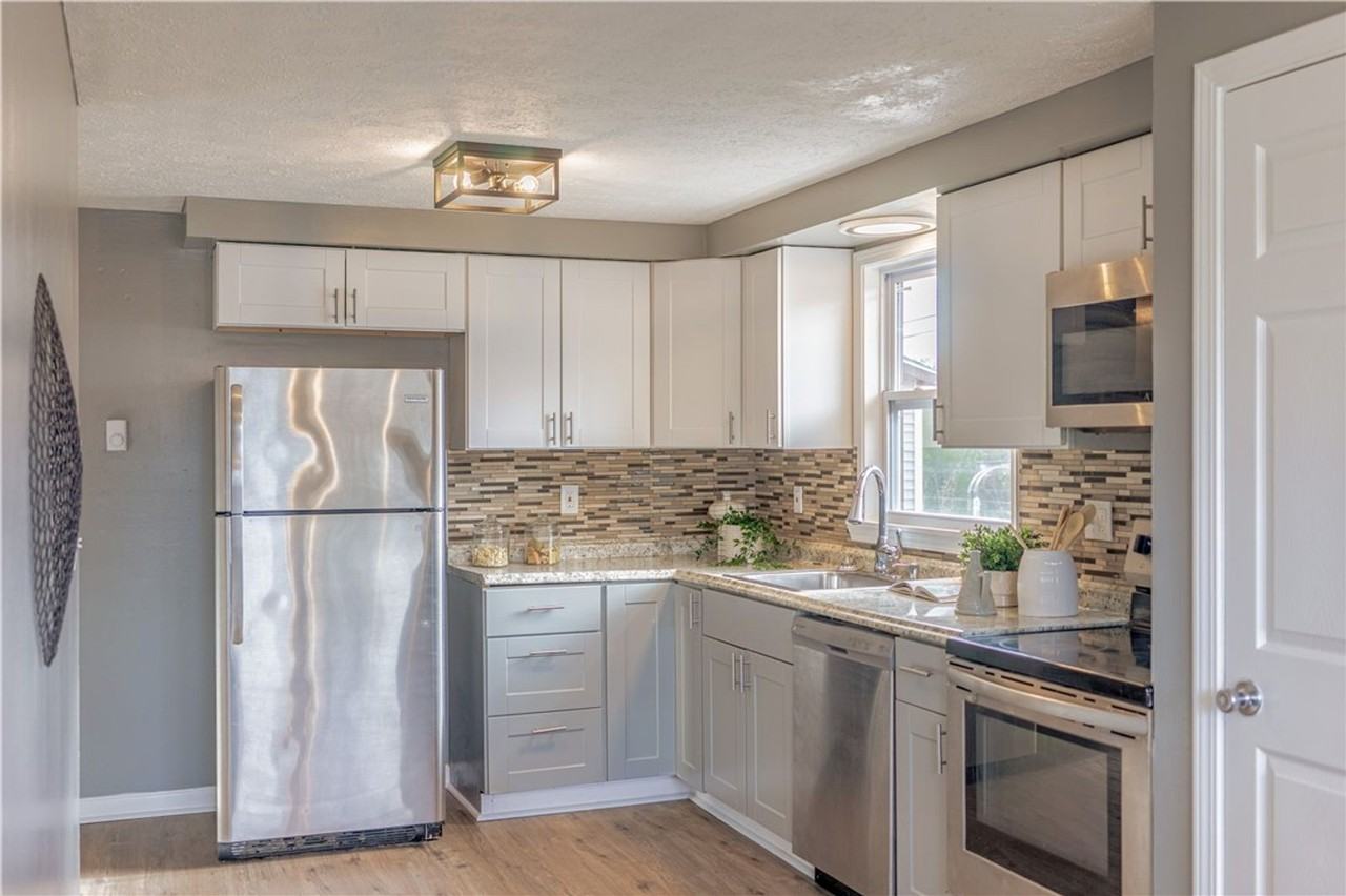 338 E Henrietta Rd - Photo 2 of 16