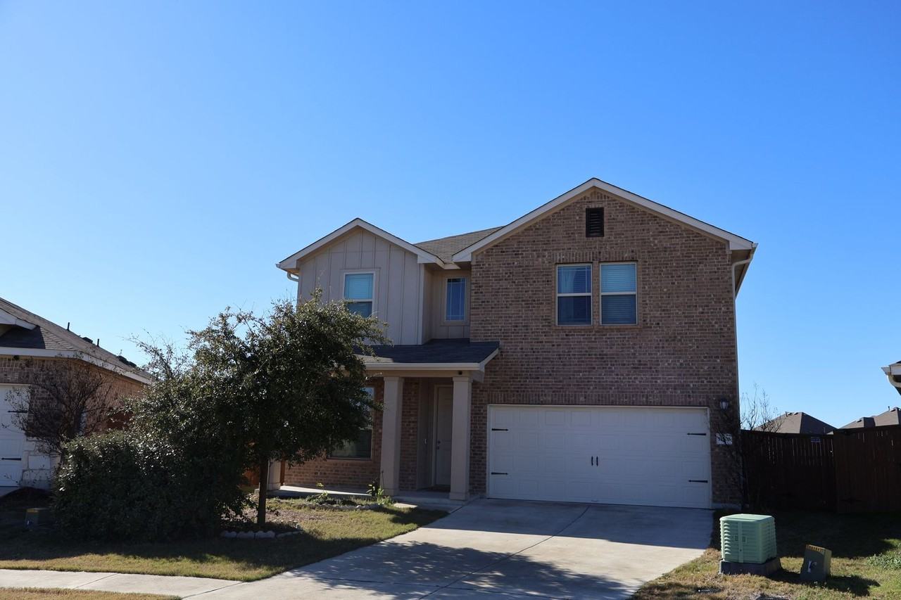 11500 Maple Leaf Way - Photo 2 of 31