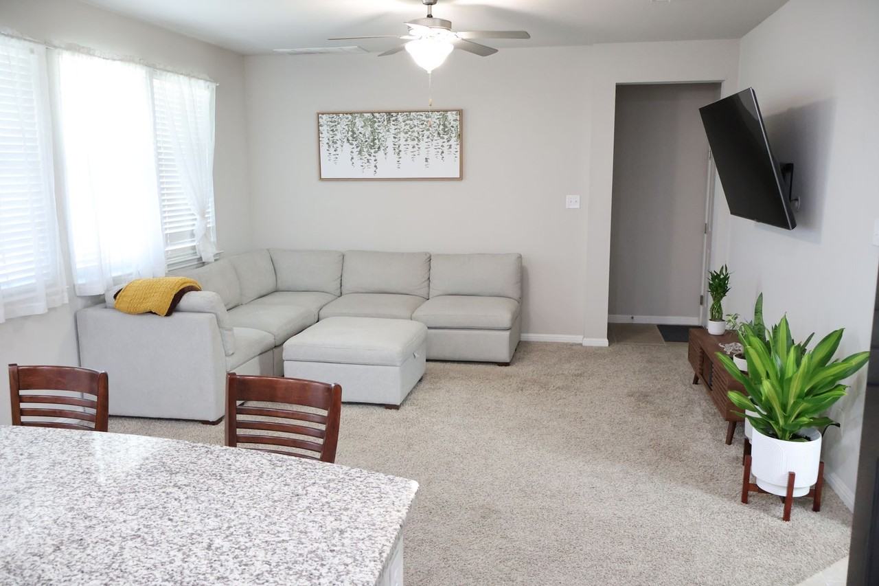11500 Maple Leaf Way - Photo 6 of 31