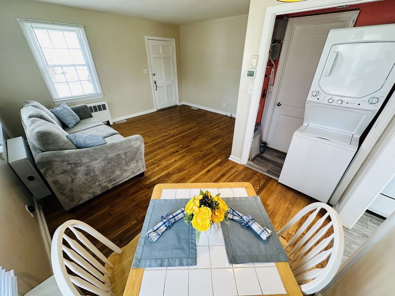 1700 Roslyn Dr - Photo 5 of 13
