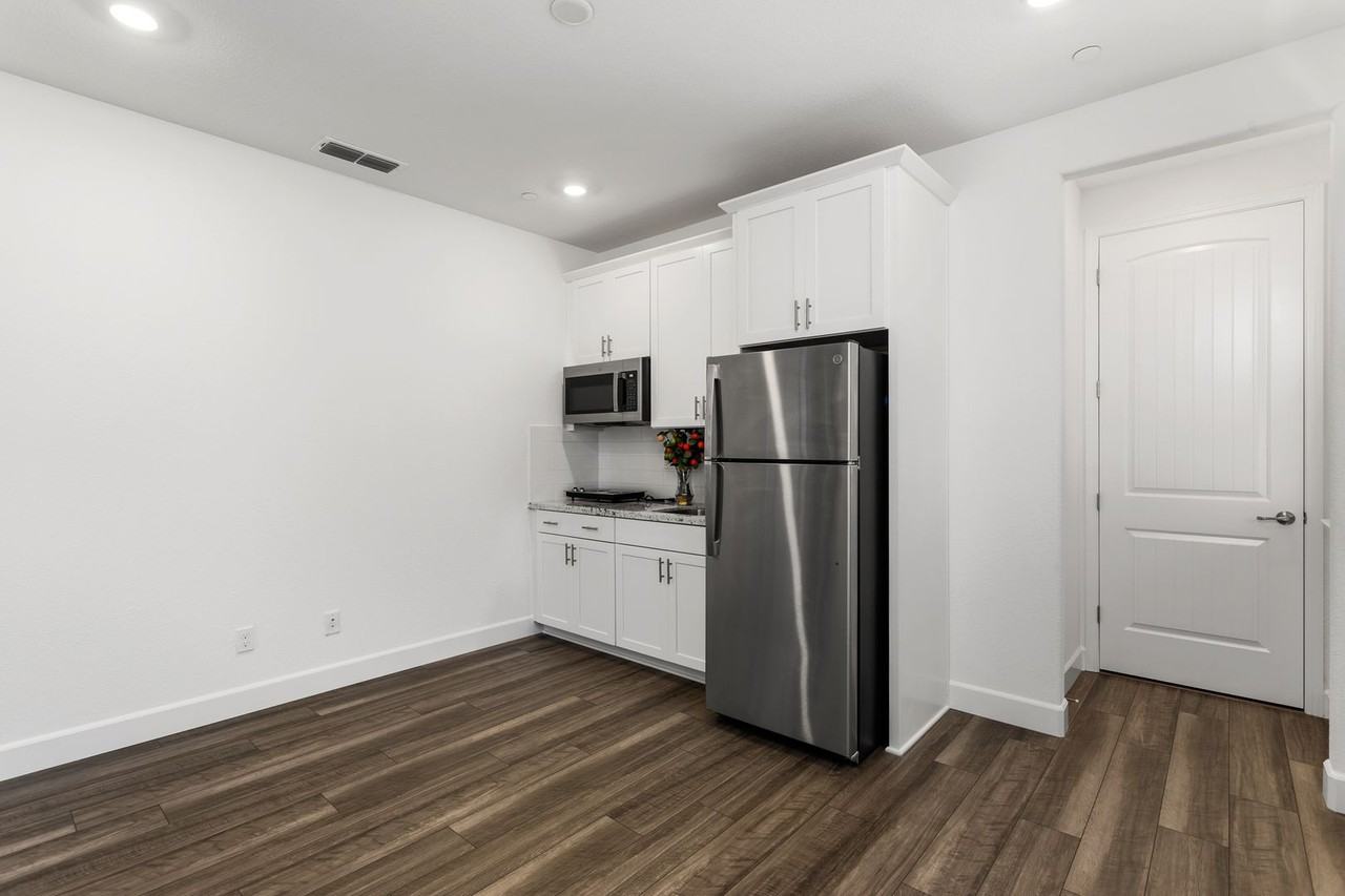 6169 Oberlander Dr - Photo 7 of 11