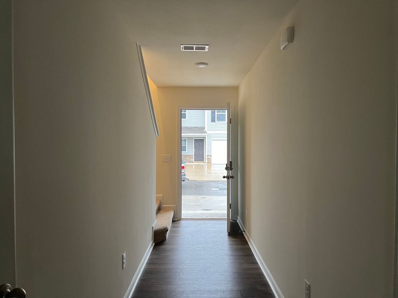 724 Theobald Way - Photo 3 of 24