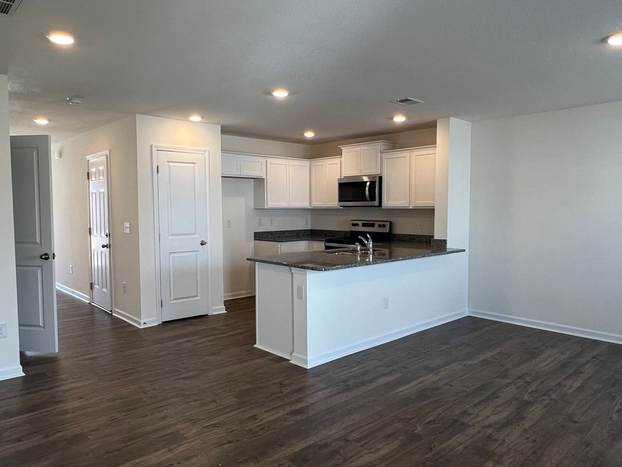 724 Theobald Way - Photo 5 of 24