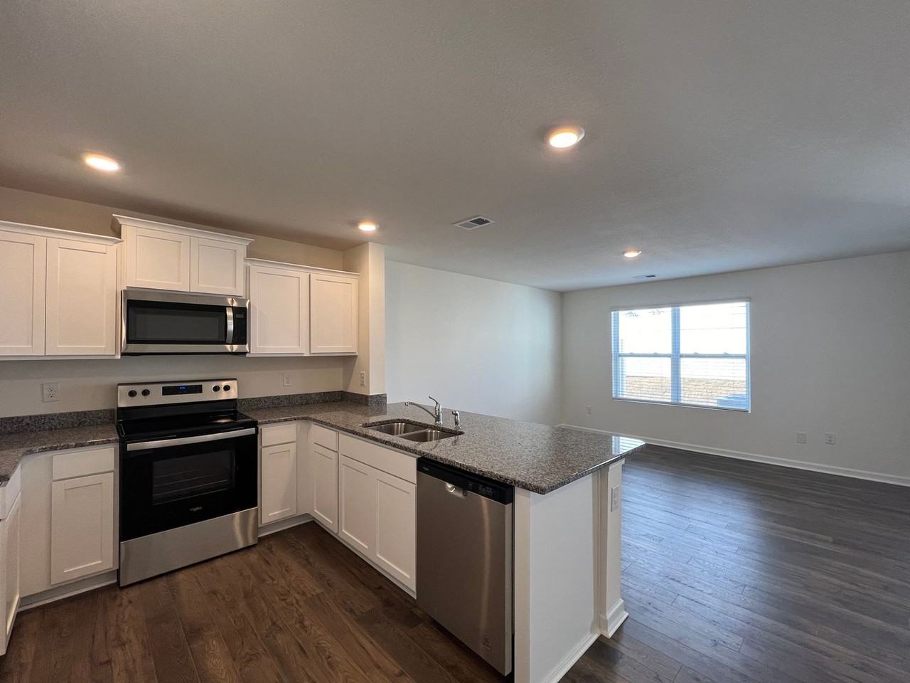 724 Theobald Way - Photo 6 of 24