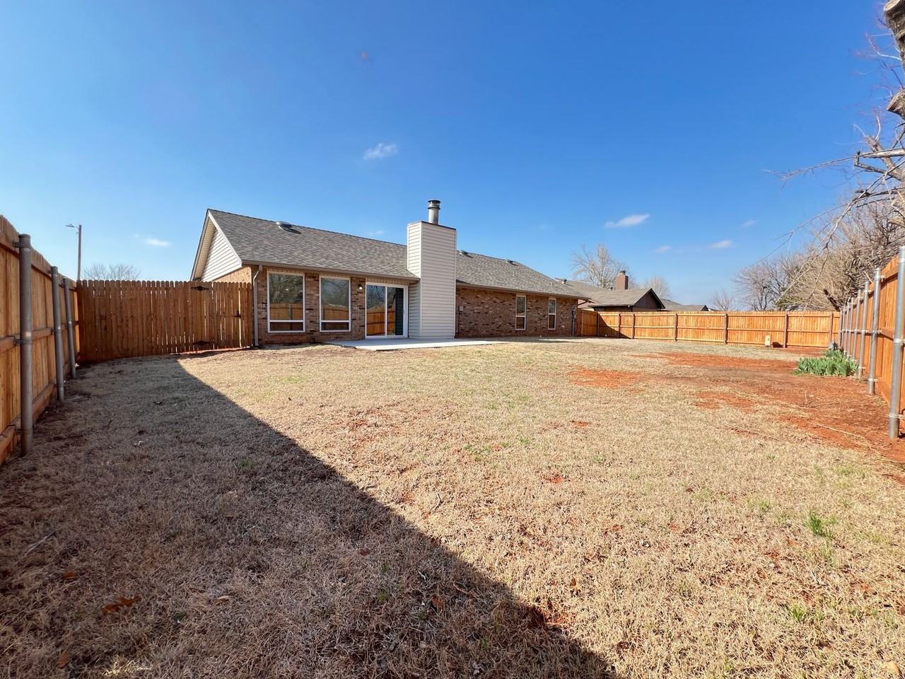 12400 Doons Dr - Photo 2 of 21