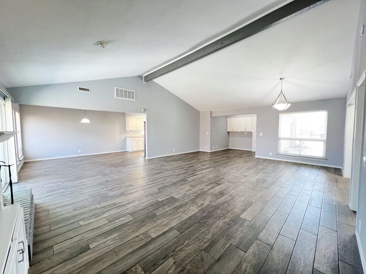 12400 Doons Dr - Photo 4 of 21