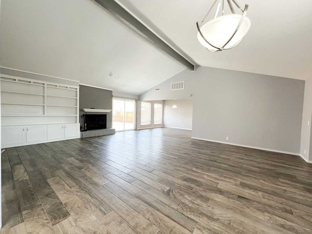 12400 Doons Dr - Photo 5 of 21