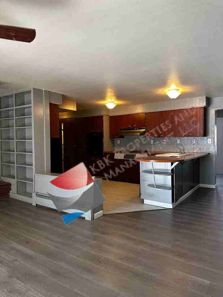 1011 4th St - Photo 7 of 11