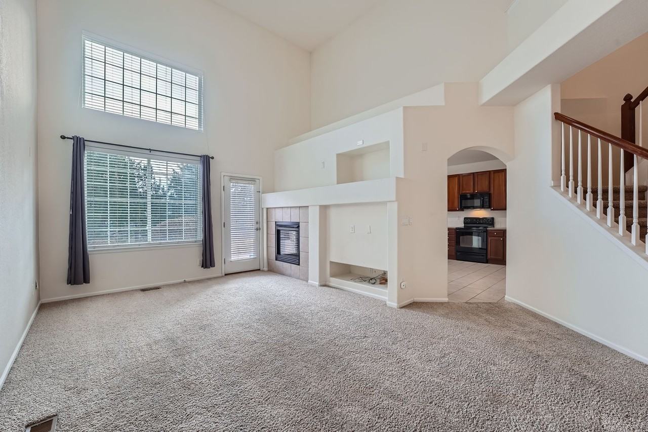 13626 Boulder Cir #101 - Photo 3 of 11