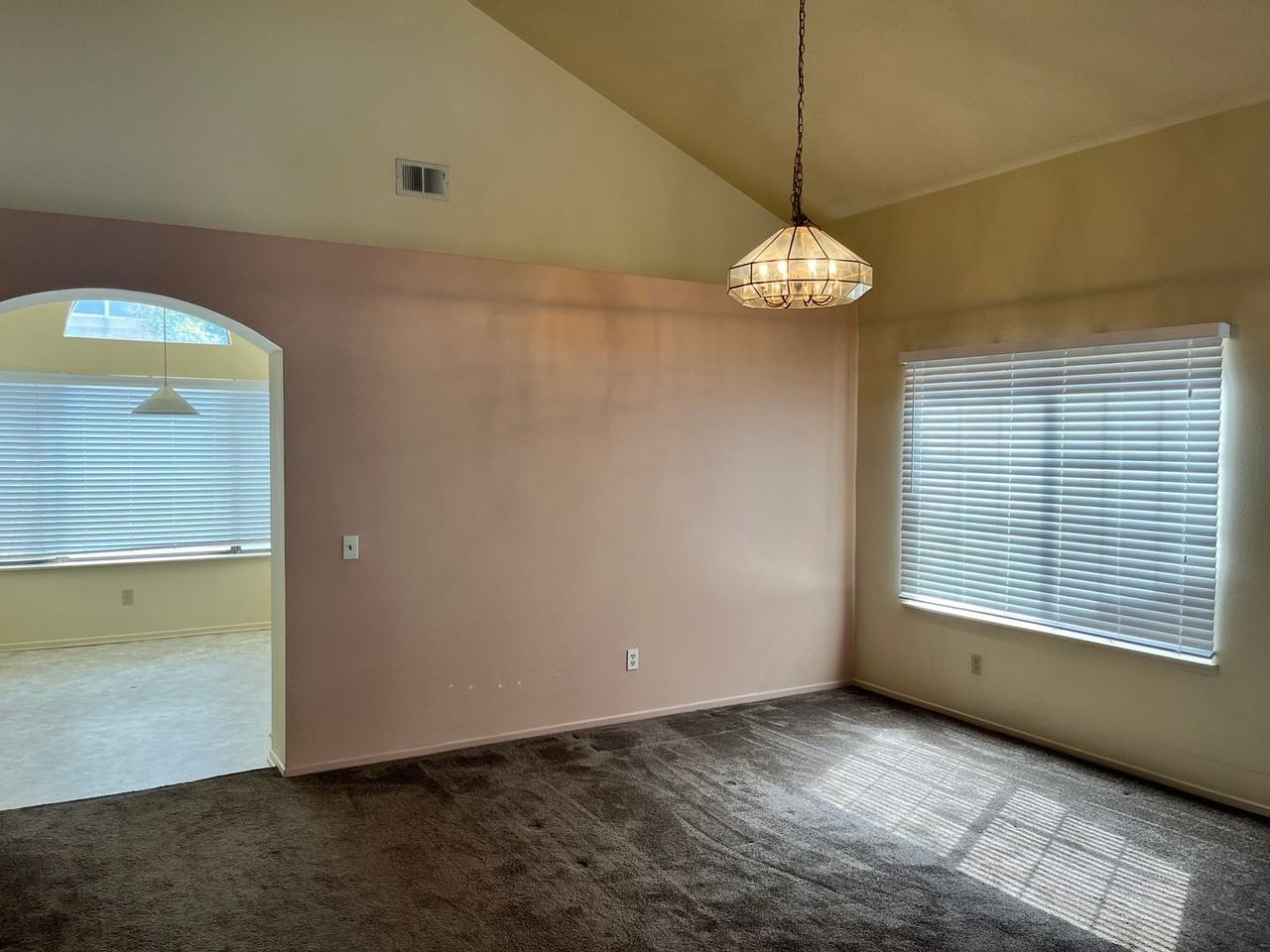15586 Guajome Rd - Photo 3 of 10