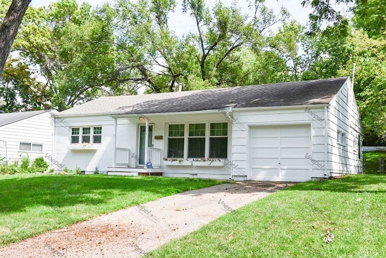 311 E Sweeney Blvd - Photo 2 of 15