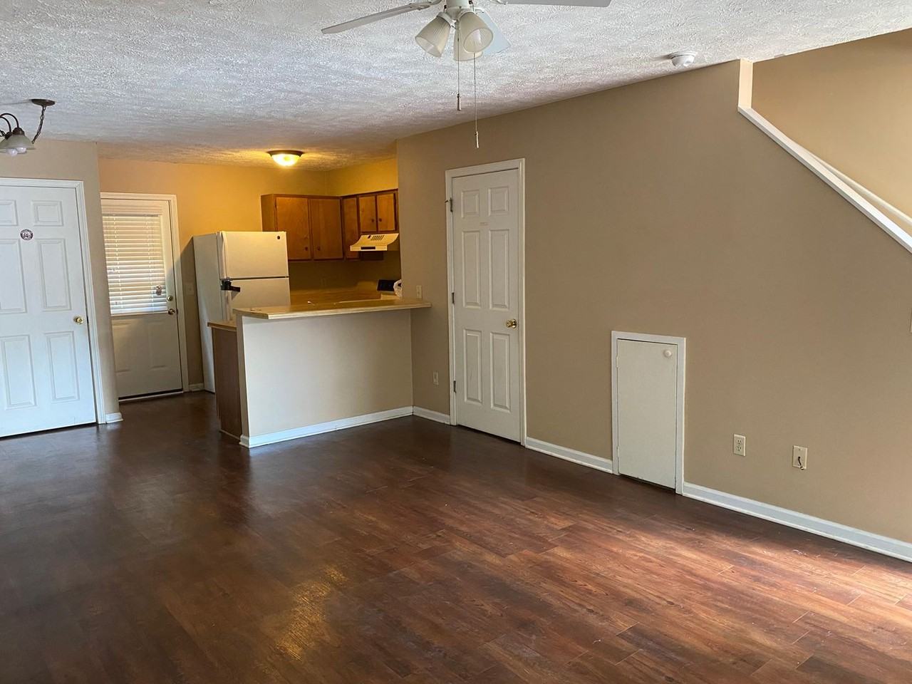 627 S Montgomery St - Photo 6 of 46