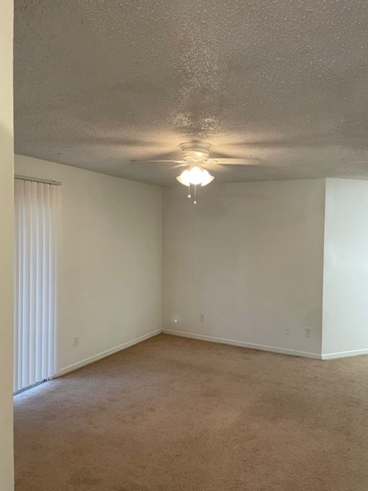 6052 Westgate Dr - Photo 4 of 27