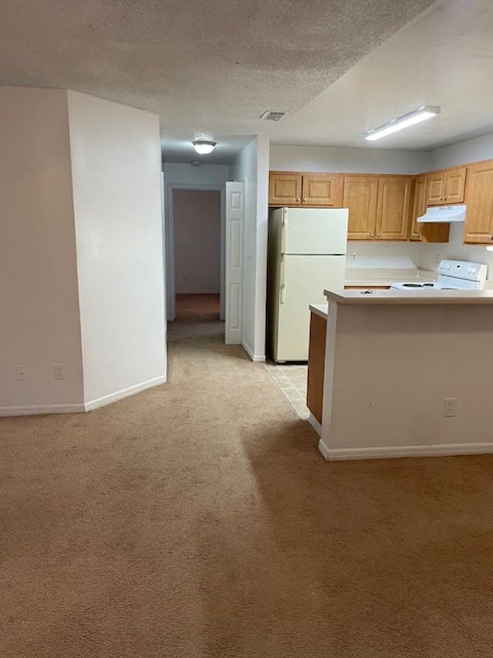 6052 Westgate Dr - Photo 6 of 27
