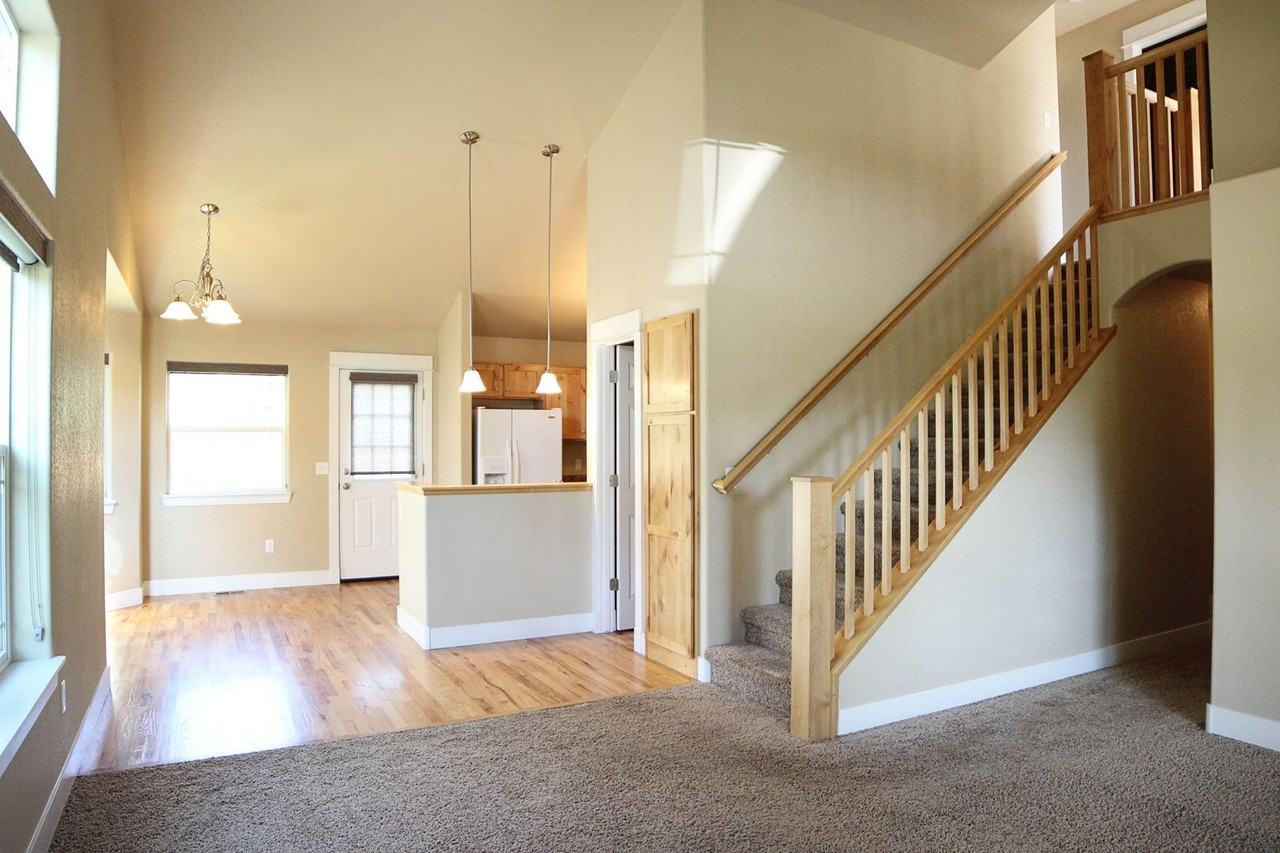 587 Ebon Pica St - Photo 2 of 15