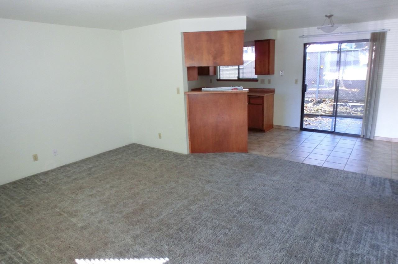 444 Ne Silverwood Pl - Photo 2 of 8