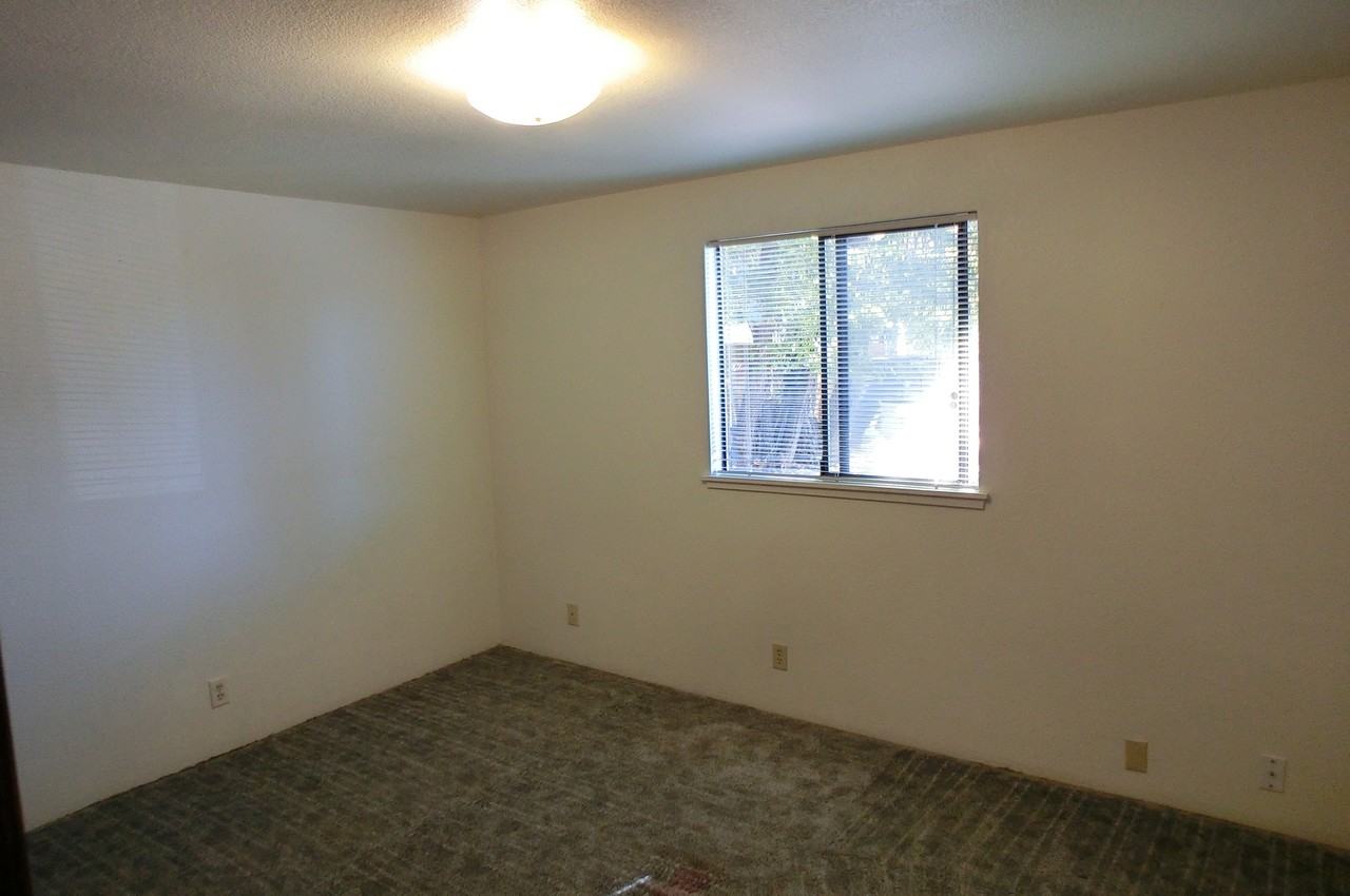 444 Ne Silverwood Pl - Photo 6 of 8