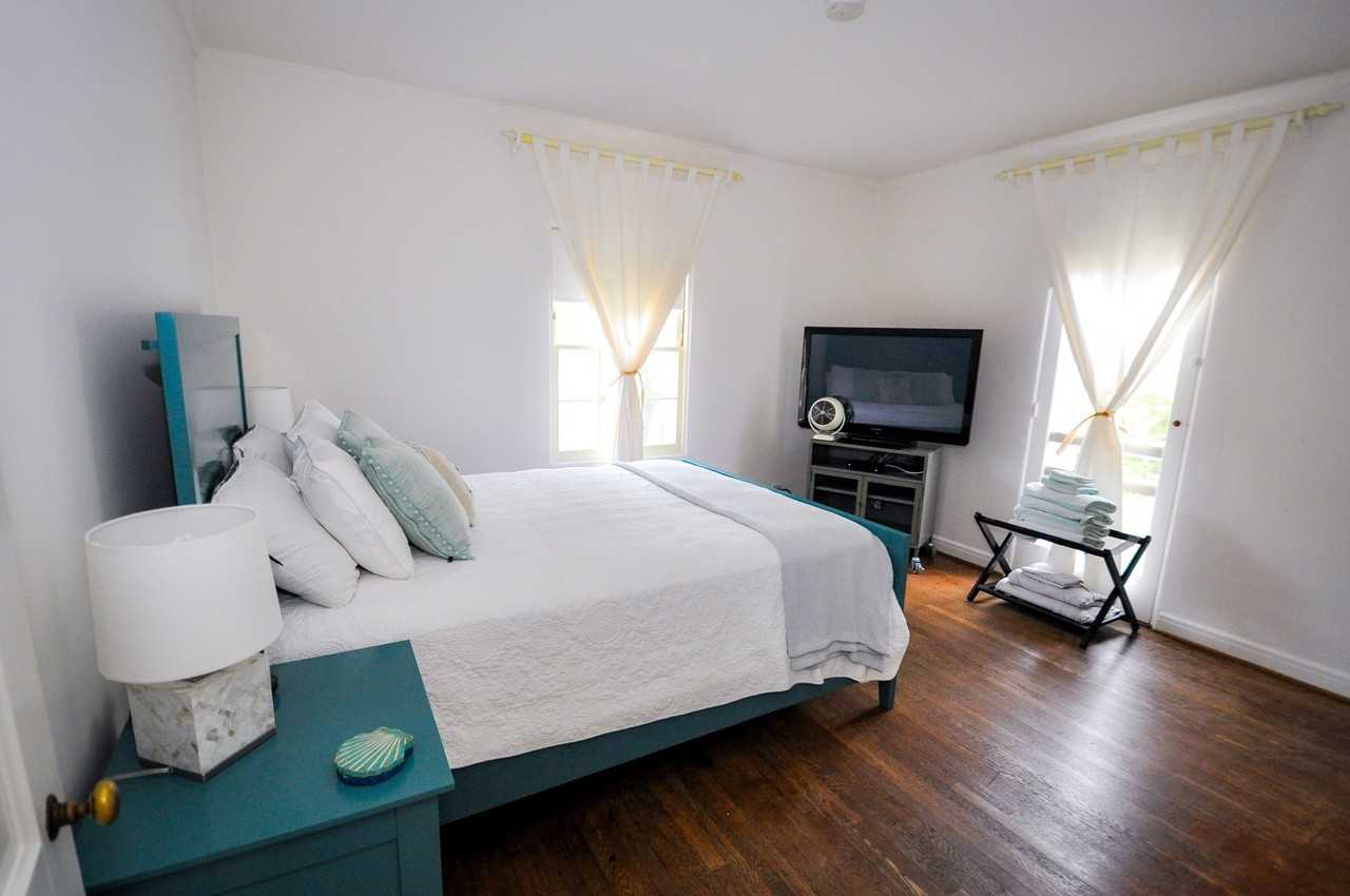 811 2nd Street - Photo 6 of 11