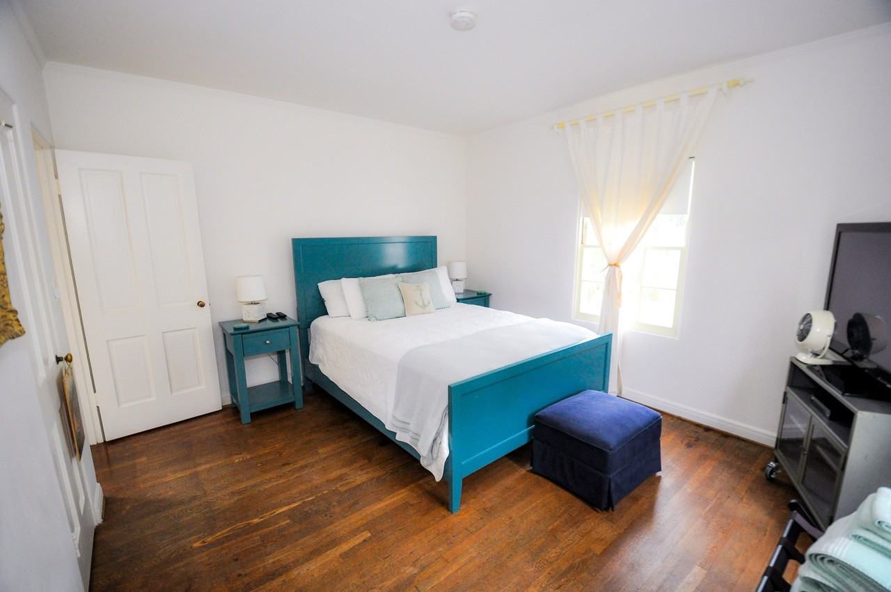 811 2nd Street - Photo 7 of 11