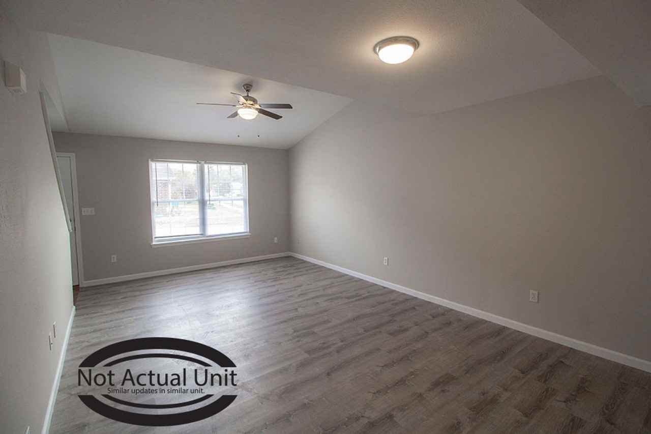 1419 Bodie Dr - Photo 6 of 32