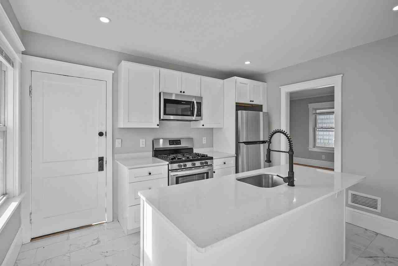 460 Eaton St #1 - Photo 2 of 30