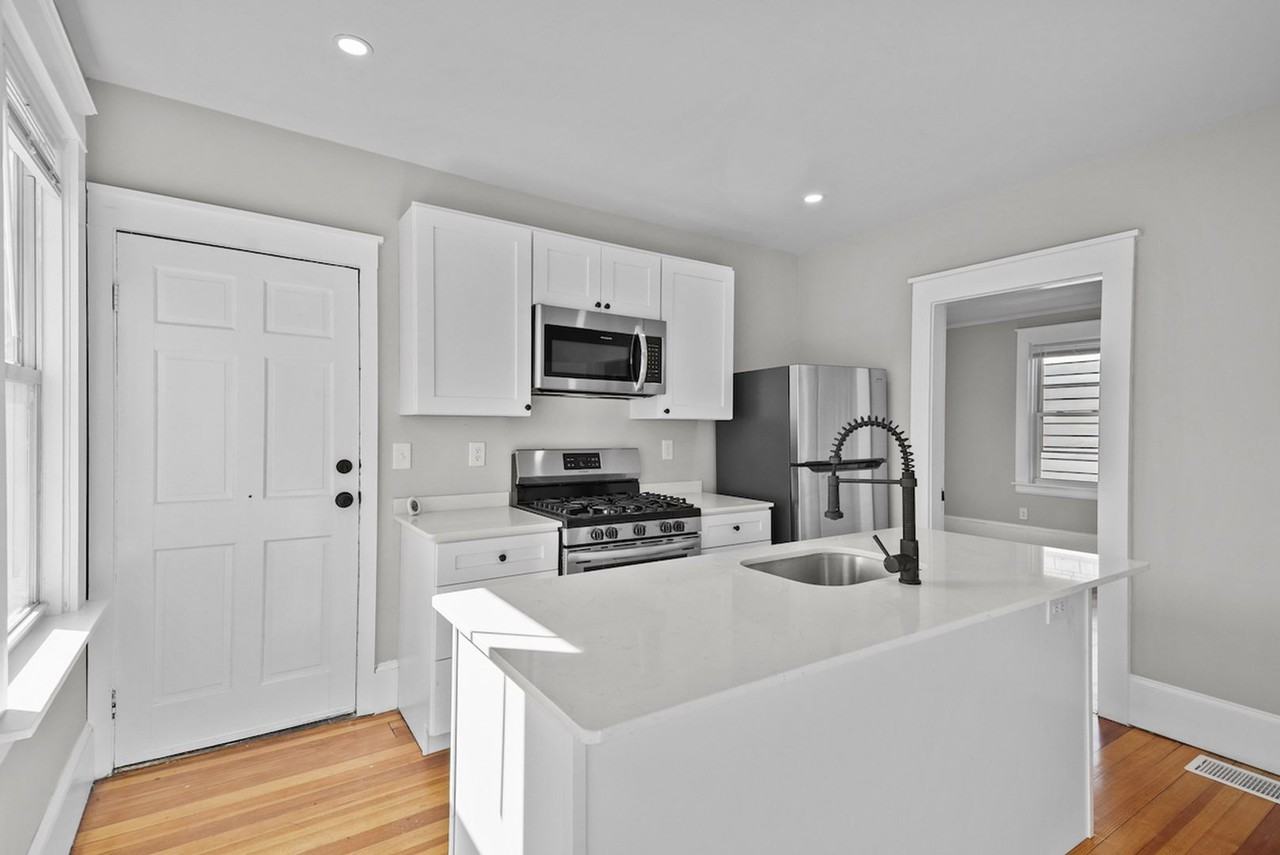 460 Eaton St #1 - Photo 5 of 30