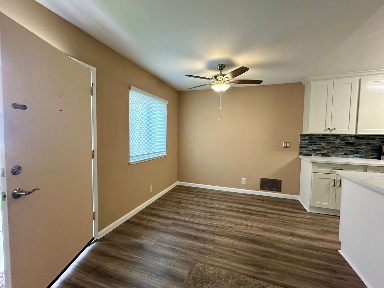 32608 Brenda Way Apt 3 - Photo 2 of 11