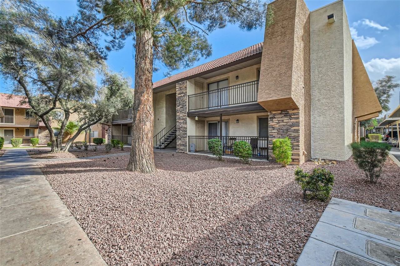 4330 Sandy River Dr - Photo 2 of 17