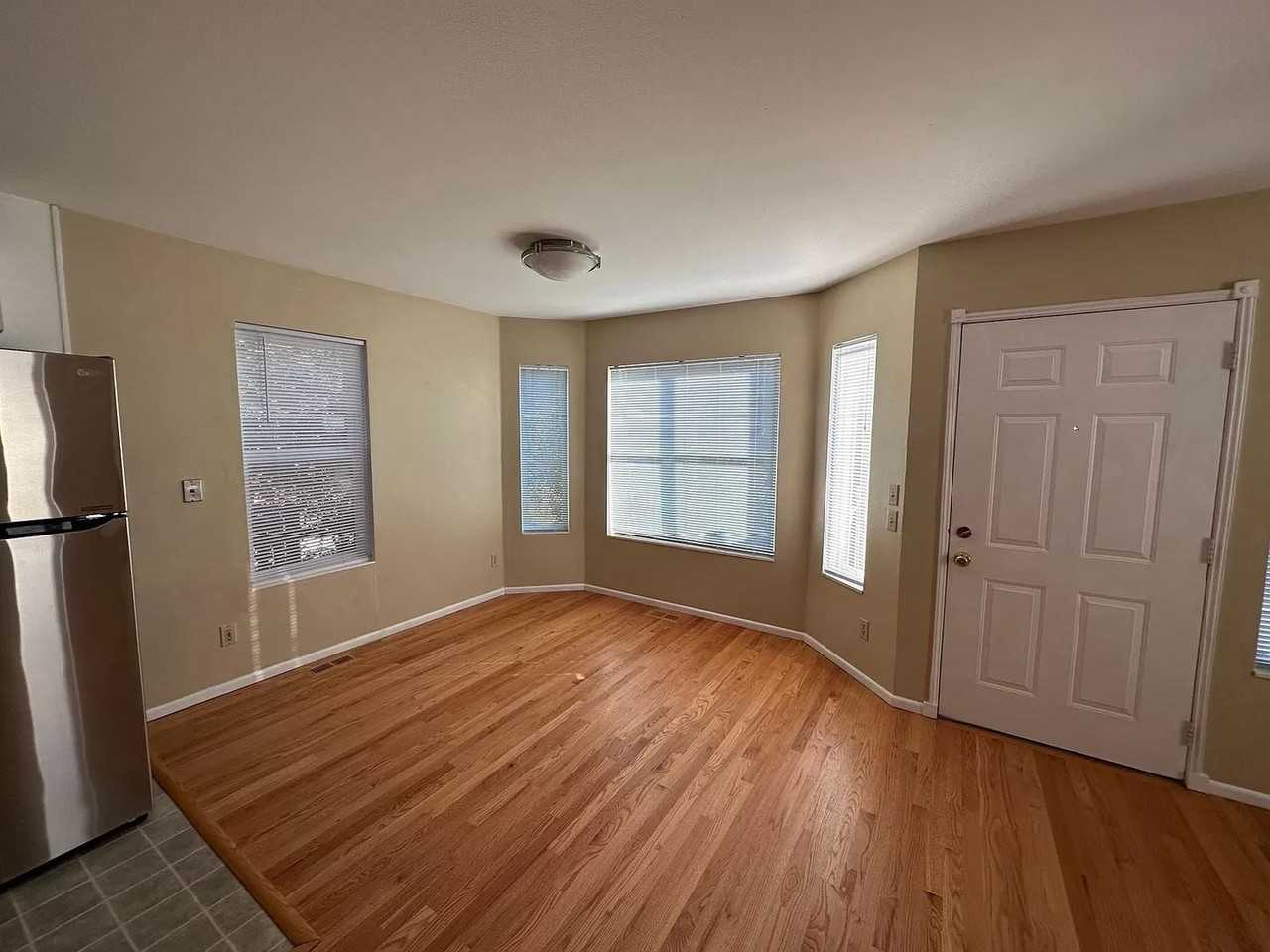 551 13th Ave - Photo 3 of 24