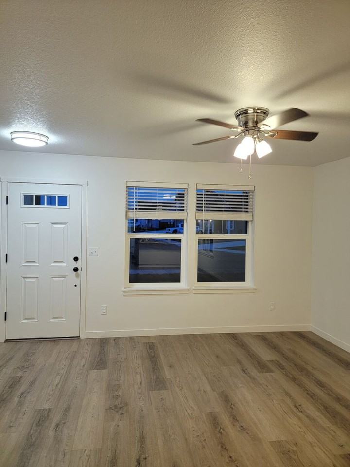 604 Roundtree Blvd - Photo 3 of 14