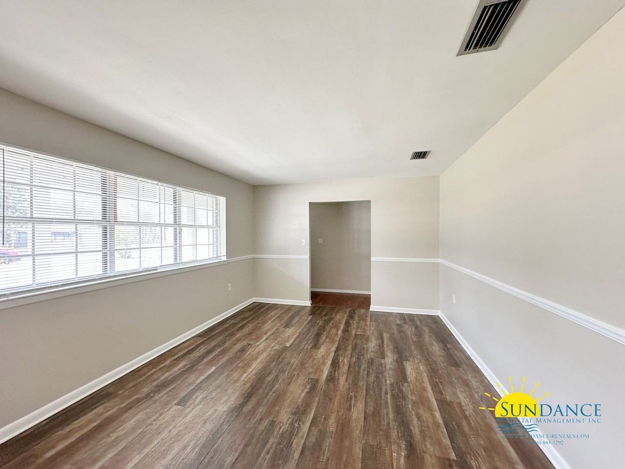 6 Lakeview Dr - Photo 3 of 27