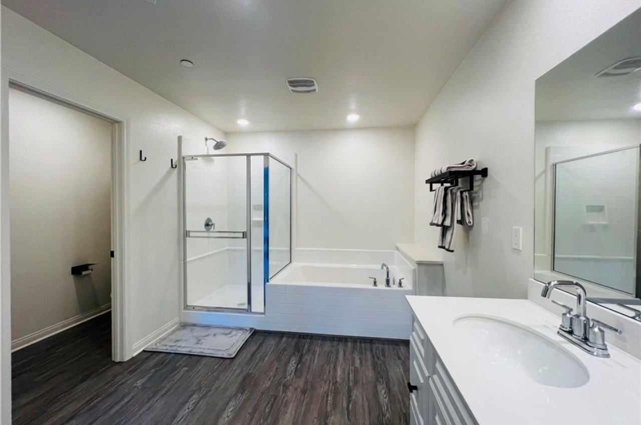 1382 Mesquite Dr - Photo 4 of 19