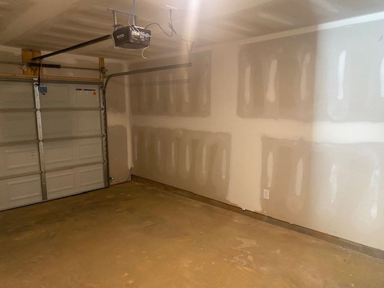 110 Marina Dr - Photo 3 of 13