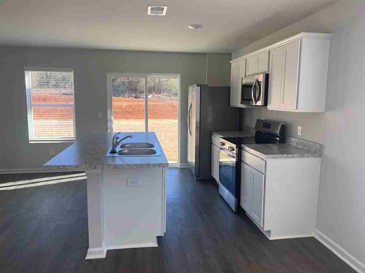 110 Marina Dr - Photo 4 of 13