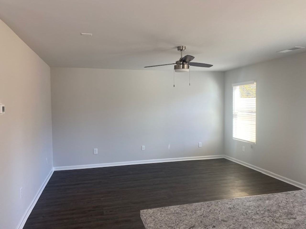 110 Marina Dr - Photo 5 of 13