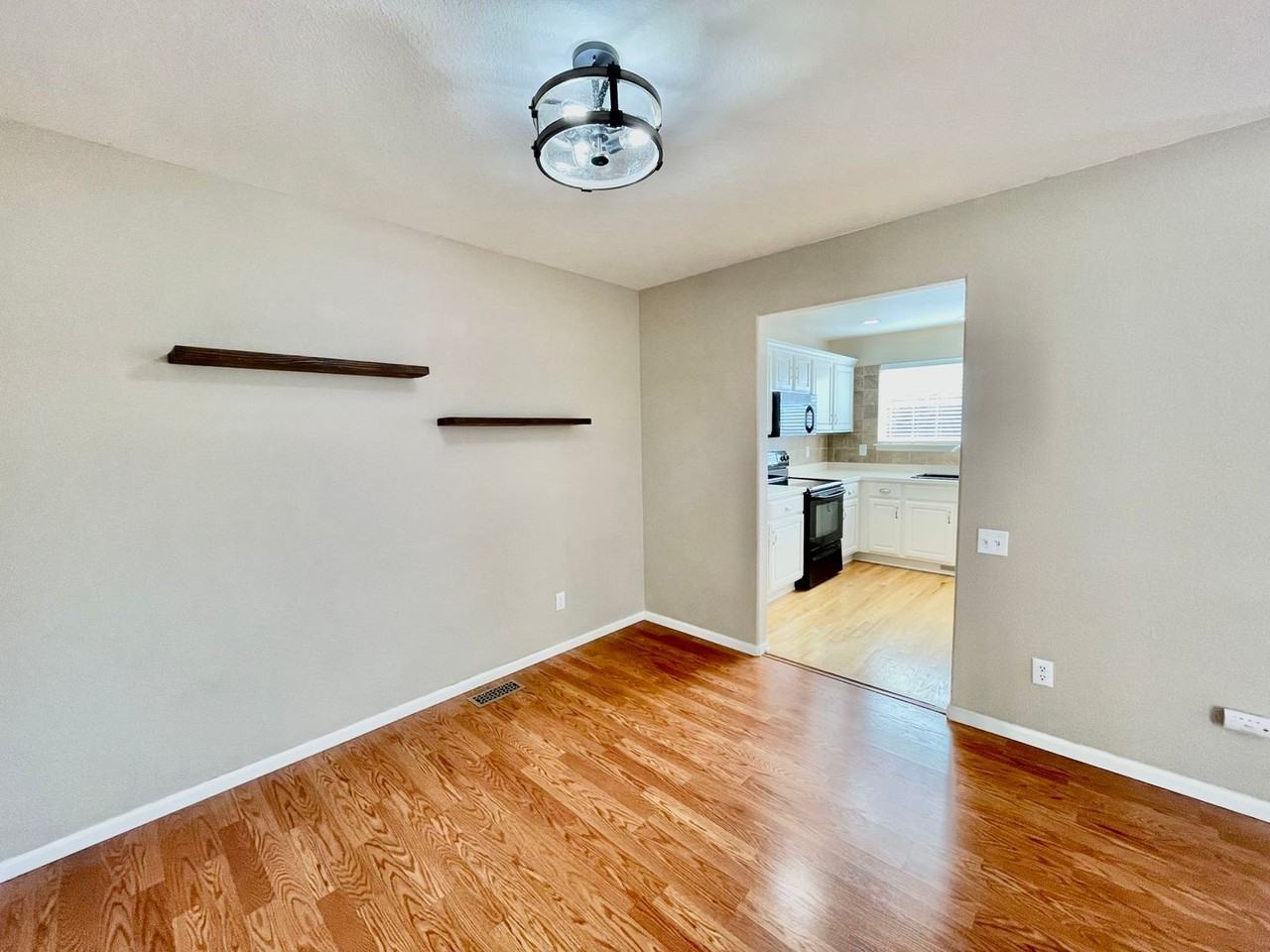 2756 County Fair Ln - Photo 5 of 23