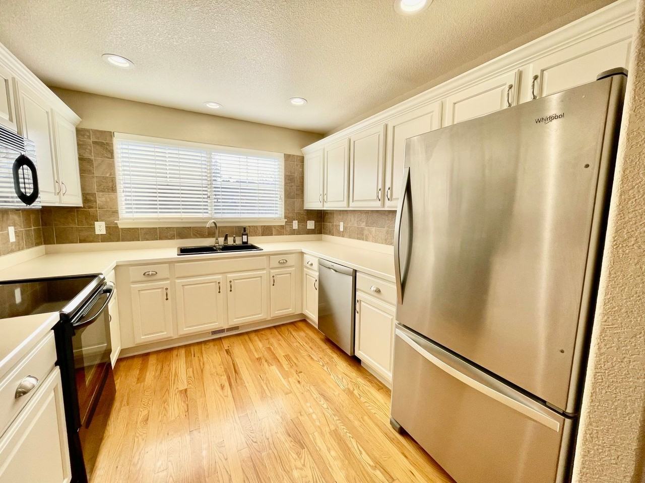 2756 County Fair Ln - Photo 6 of 23