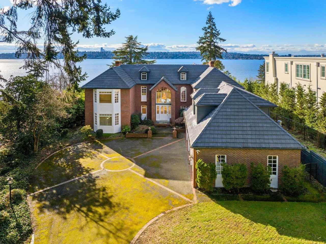 1215 Evergreen Point Rd - Photo 2 of 33