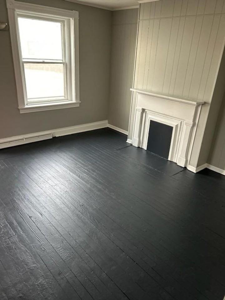 513 N Water St - Photo 3 of 12