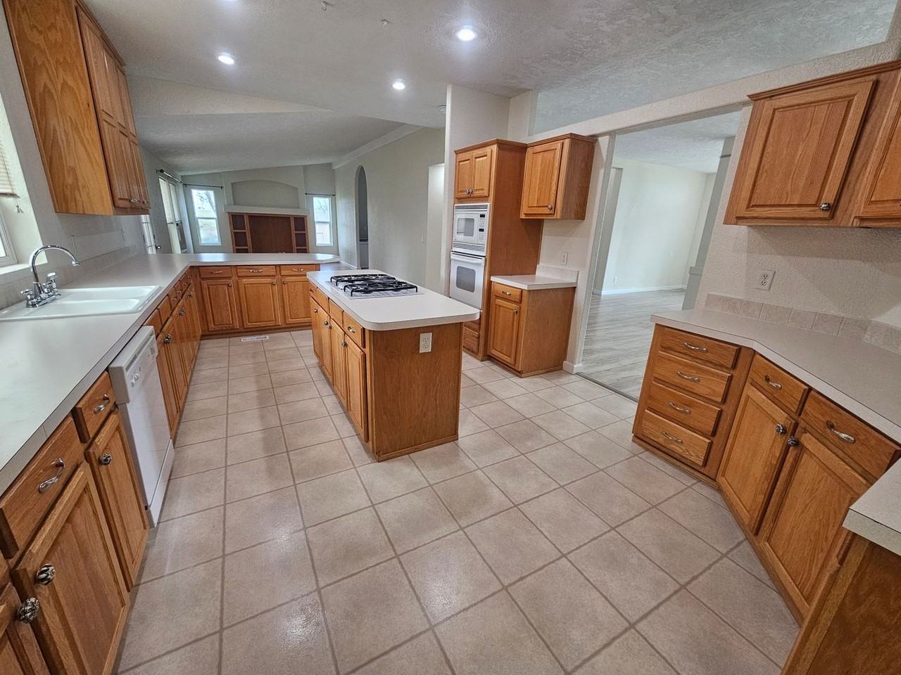 4655 Dawson Rd - Photo 4 of 50