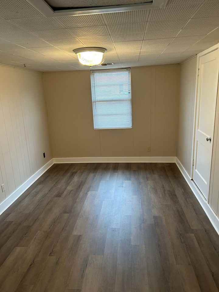 113 Hughes St - Photo 3 of 12