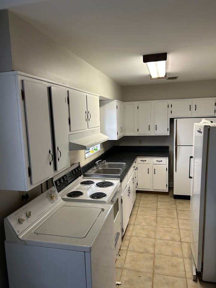 113 Hughes St - Photo 4 of 12